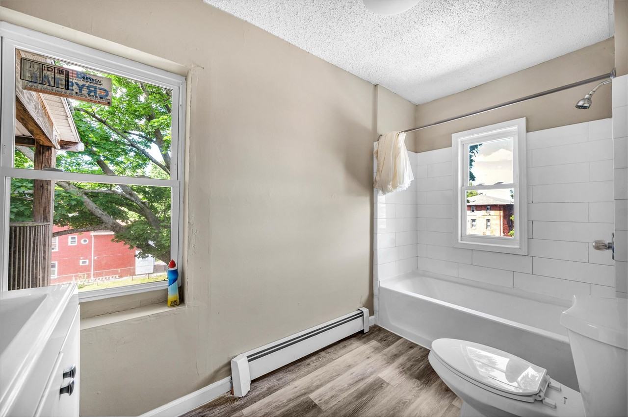63 Seyms St #3 - Photo 6 of 23
