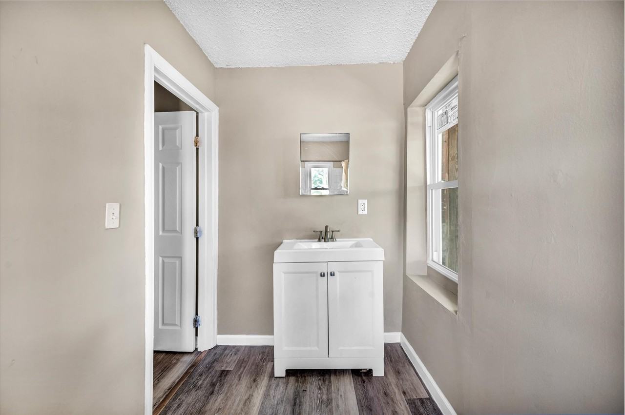 63 Seyms St #3 - Photo 7 of 23
