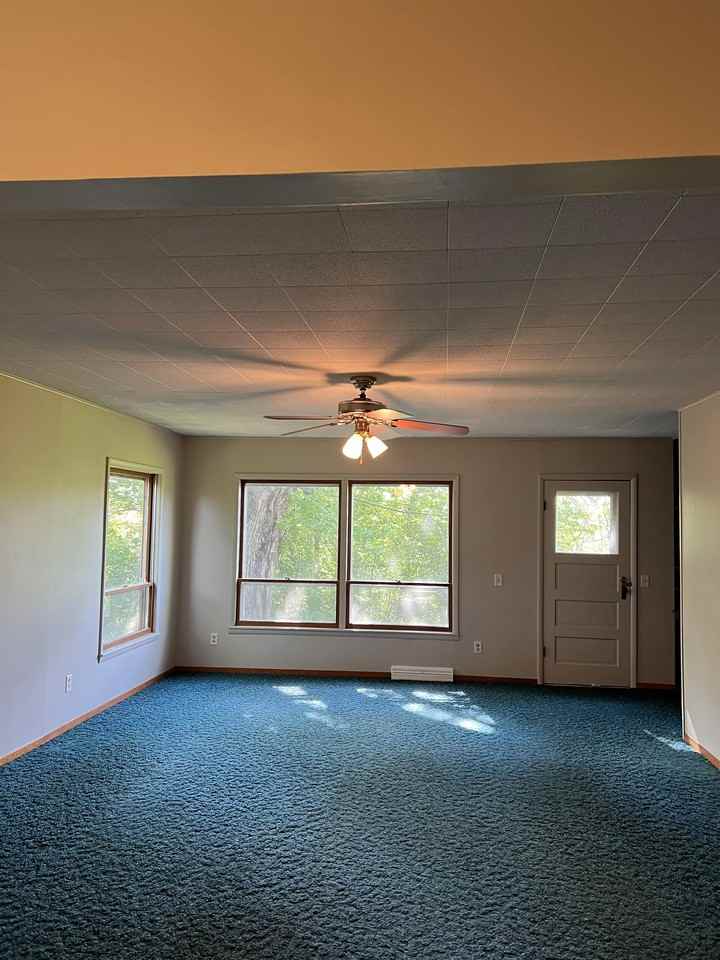 544 6th Ave Se #1 - Photo 3 of 12