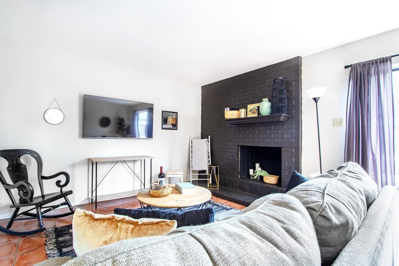 4 Serendipity Ln #4 - Photo 2 of 19