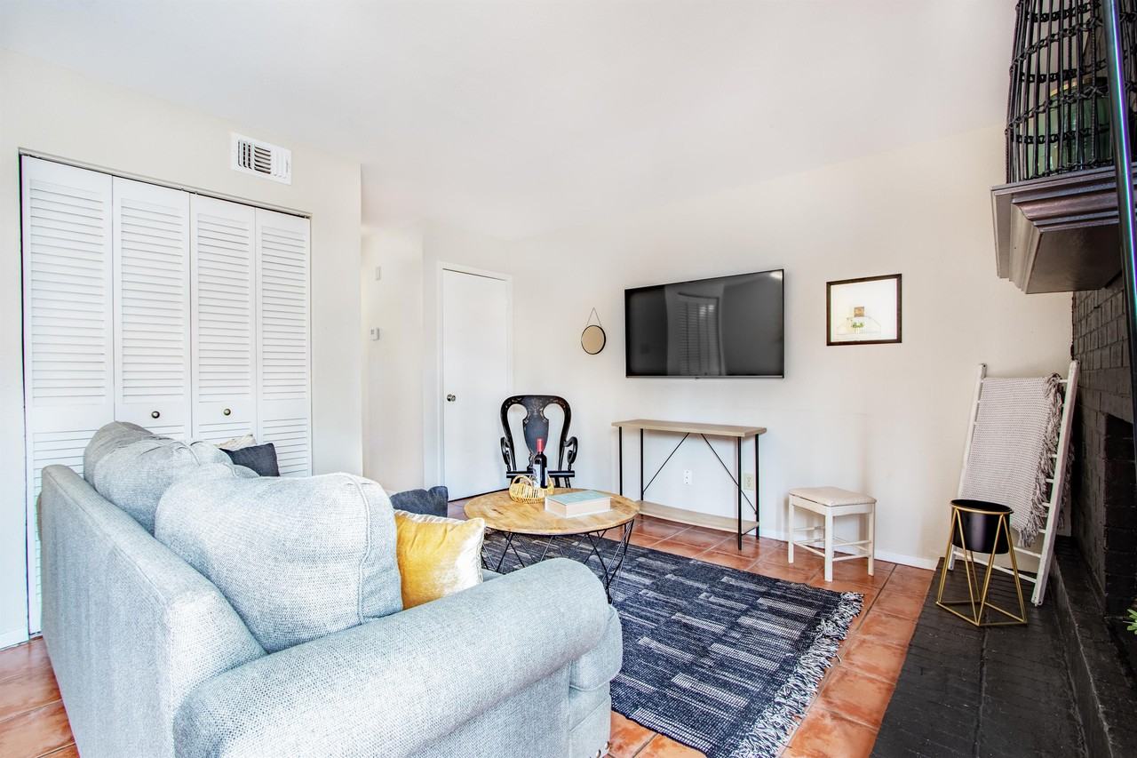 4 Serendipity Ln #4 - Photo 3 of 19