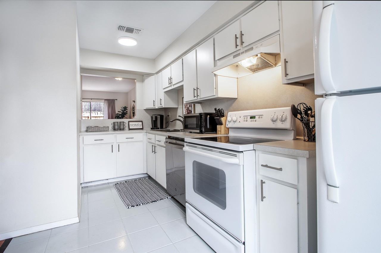 4 Serendipity Ln #4 - Photo 5 of 19