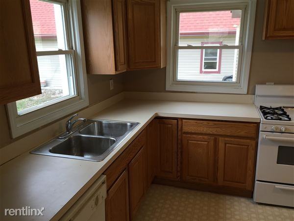 1661 Eastport Dr - Photo 3 of 11