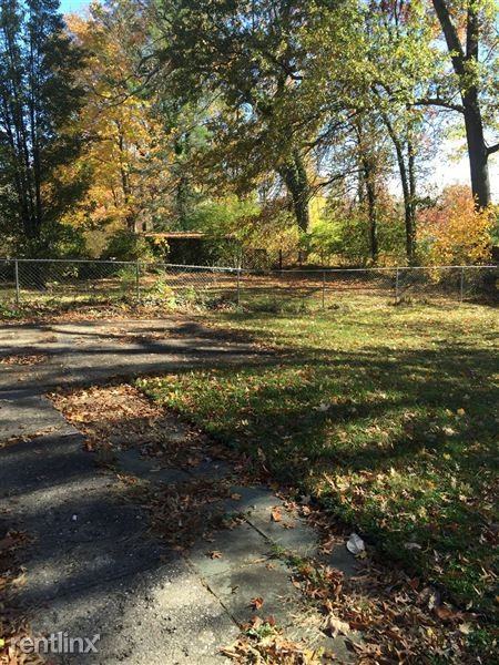 1433 Van Fleet Ave - Photo 3 of 14