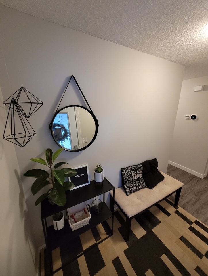 10603 98 Street - Photo 3 of 23