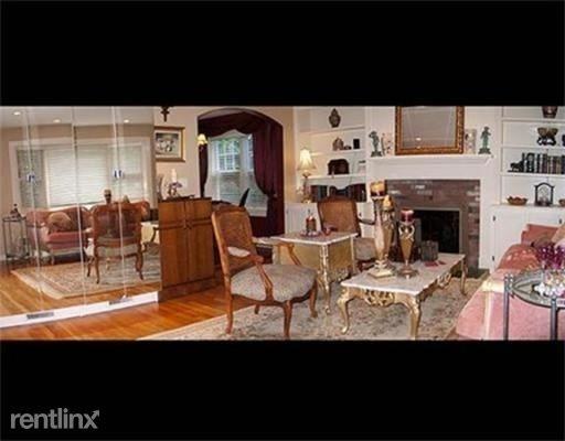 172 Pleasant St - Photo 3 of 10