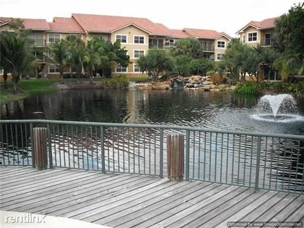 Waters Edge 2/2 $1300 - Photo 2 of 5