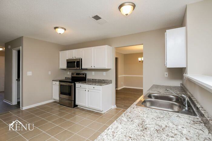 717 Fletcher Dr - Photo 2 of 18