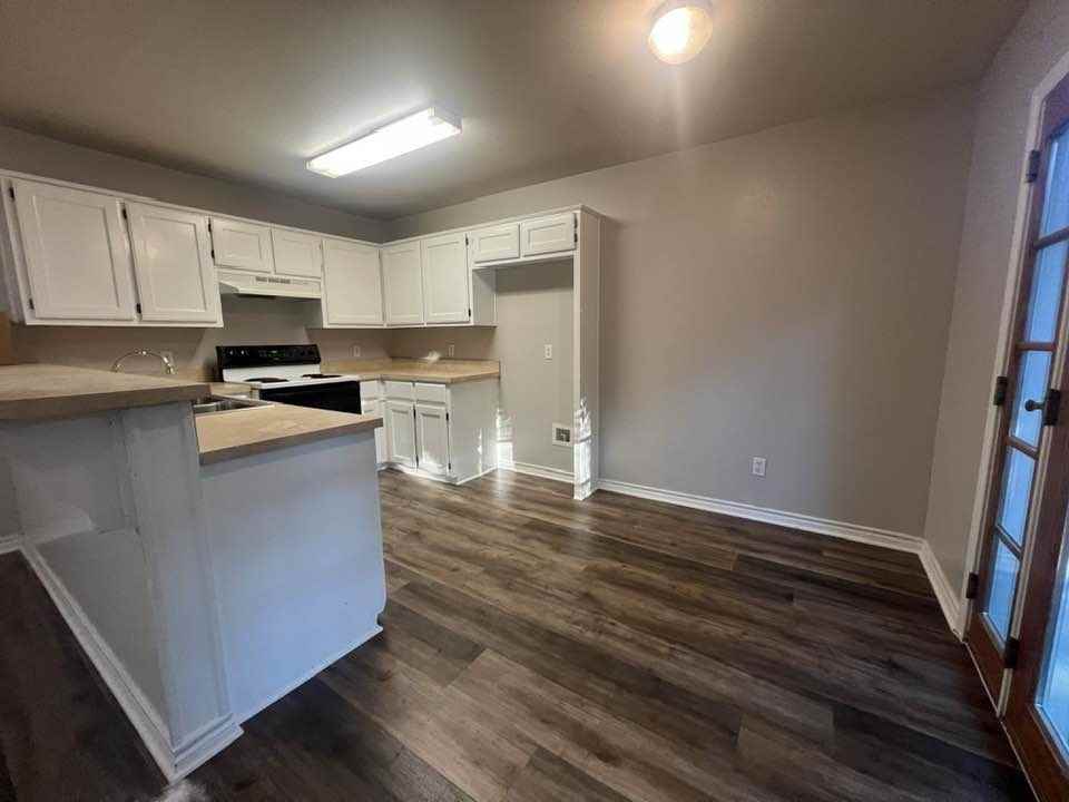 306 Mill St #A - Photo 2 of 13