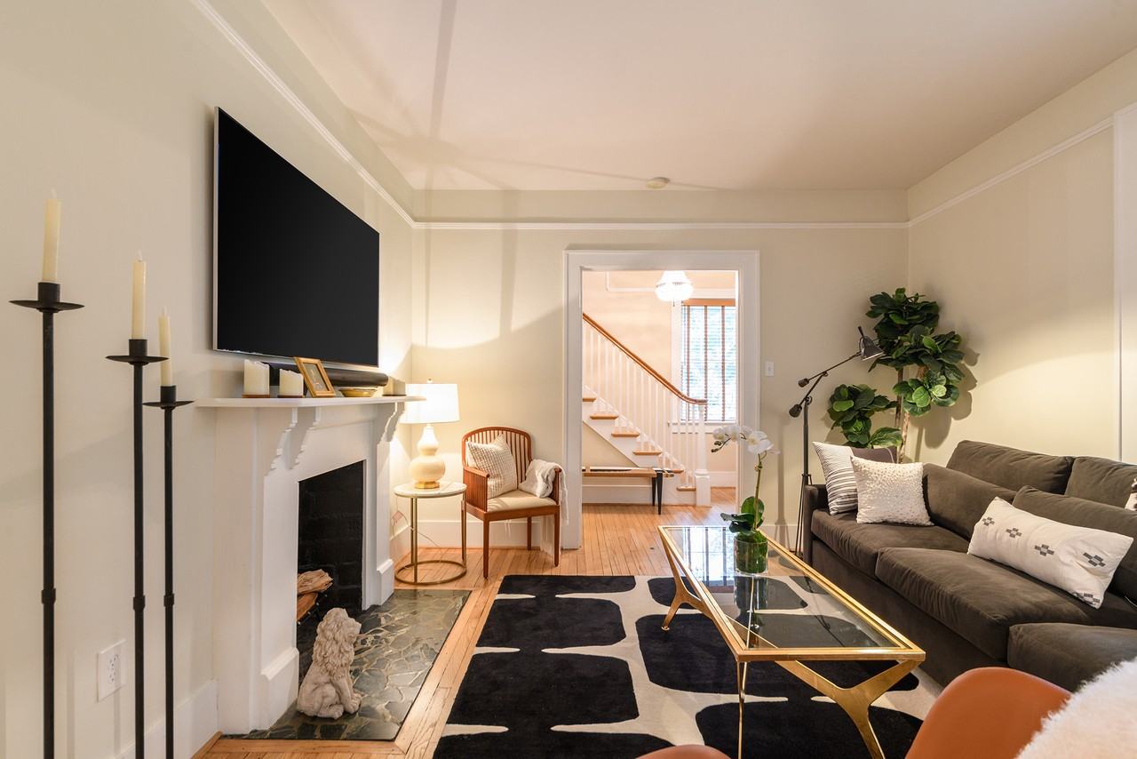 617 East 50th Street #NA - Photo 5 of 37