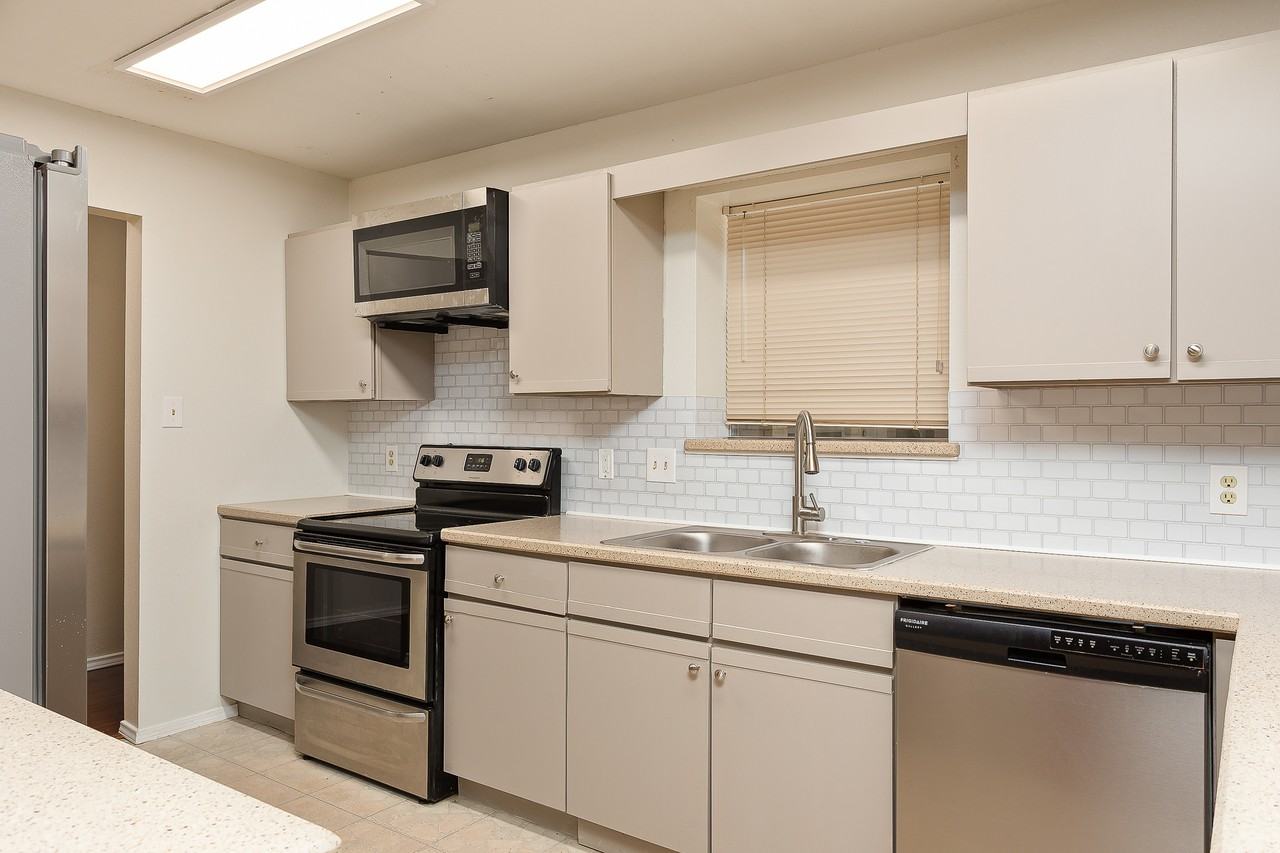 500 E El Rancho Ave #32 - Photo 4 of 13