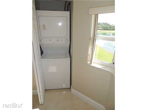 975 NE 34th Ave - Photo 2 of 13