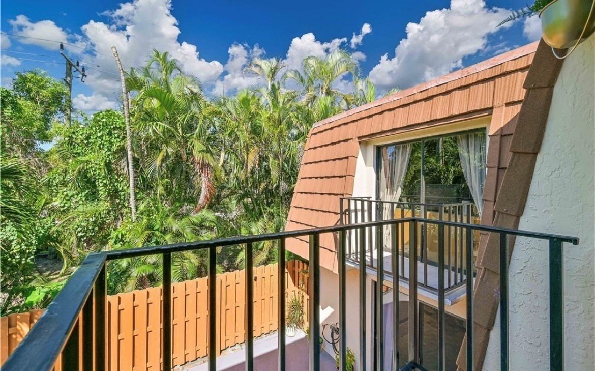 1430 Park Shore Cir #2 - Photo 2 of 12