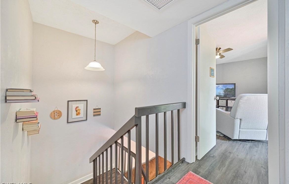 1430 Park Shore Cir #2 - Photo 3 of 12