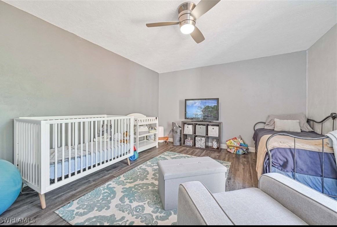 1430 Park Shore Cir #2 - Photo 5 of 12