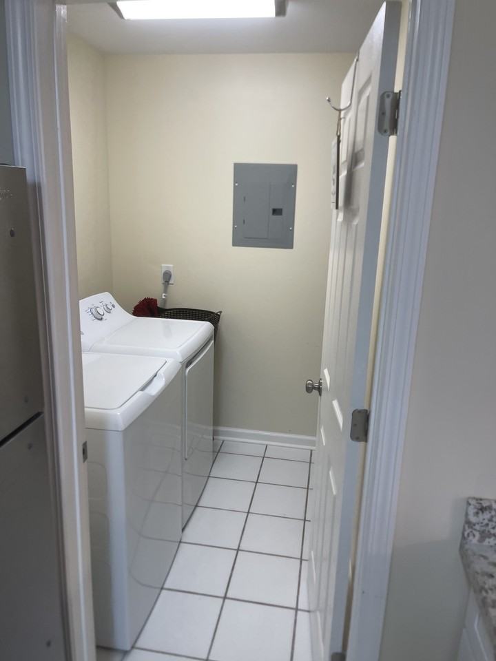 11 Brandon Hall Dr #D - Photo 2 of 10