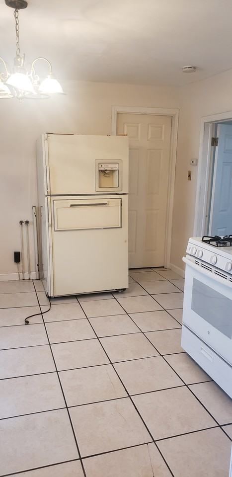 11 Cady St #1R - Photo 5 of 10