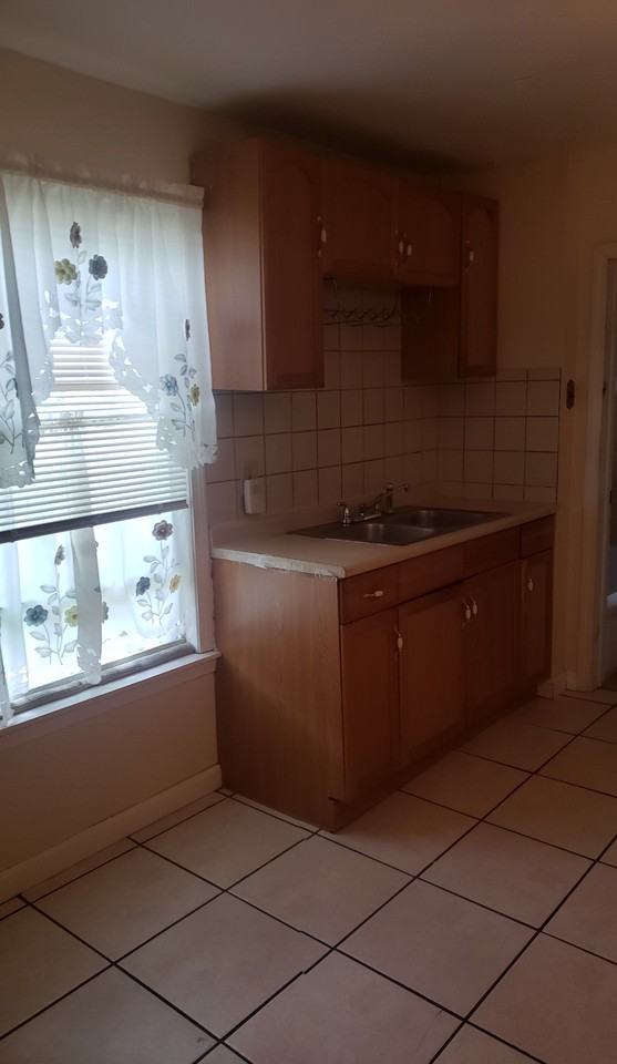 11 Cady St #1R - Photo 4 of 10