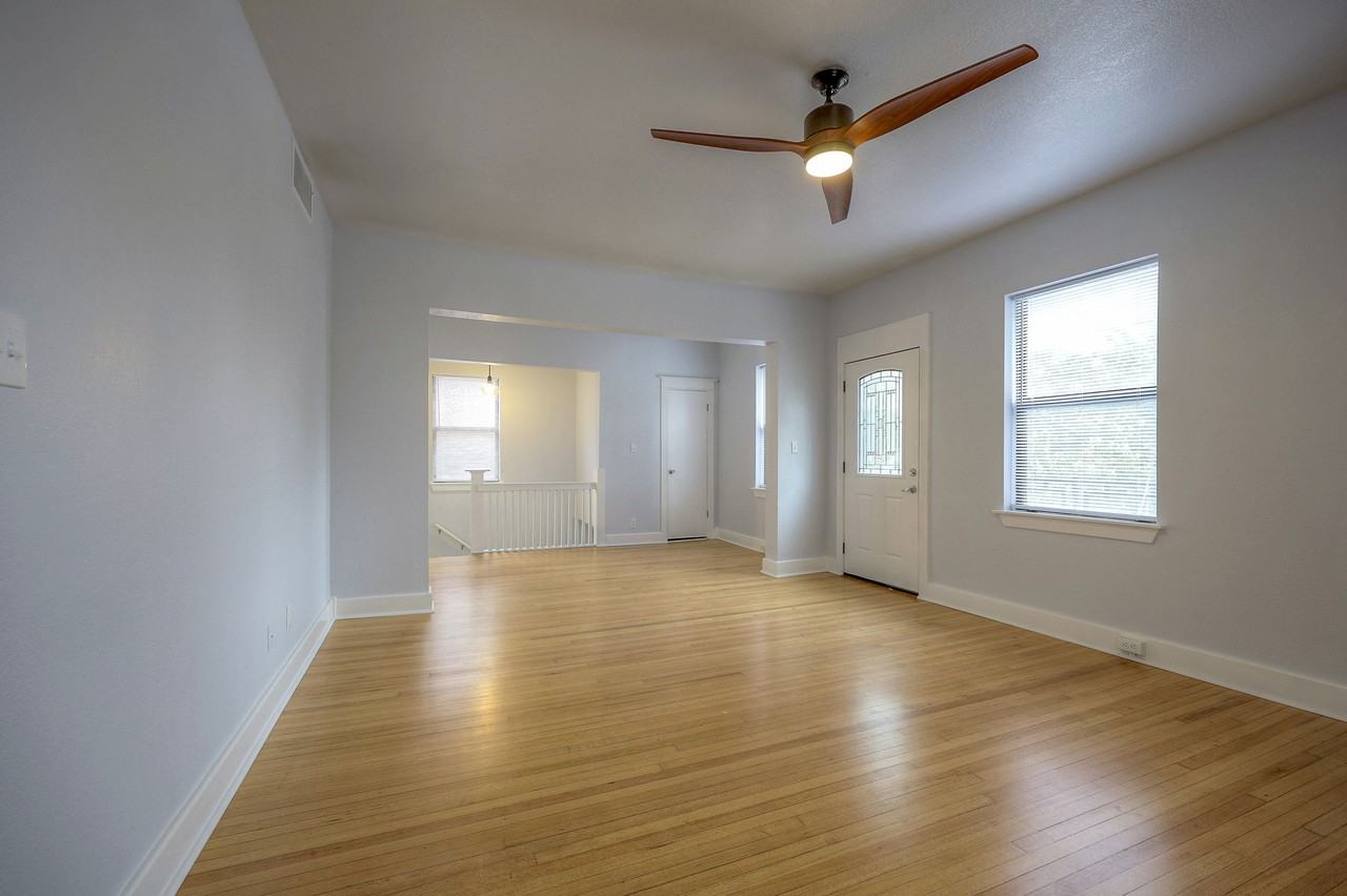 220 W Armour Blvd #2 - Photo 2 of 18