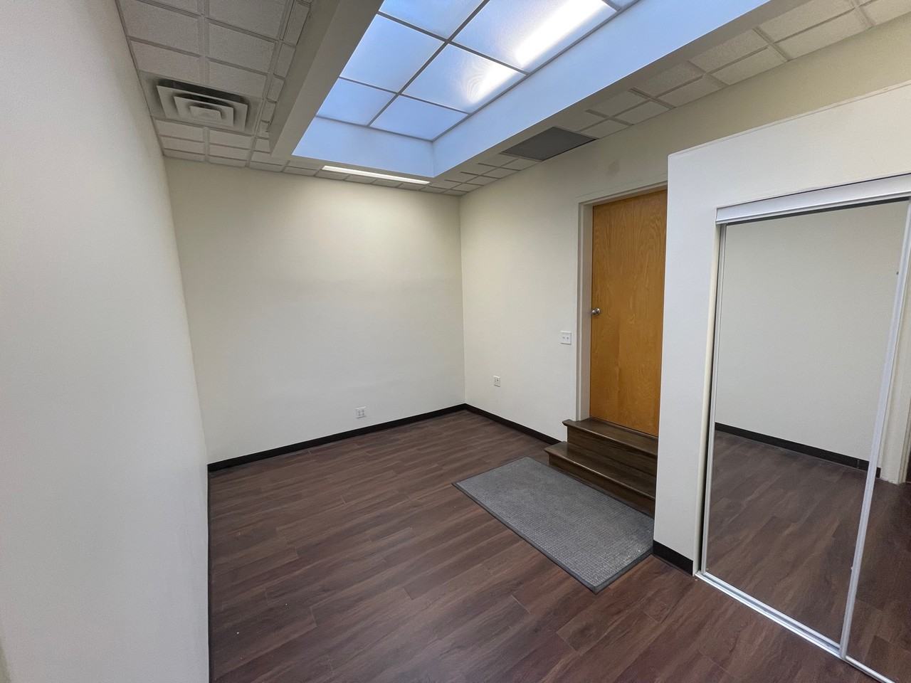 3018 N Laramie Ave #1 - Photo 5 of 6