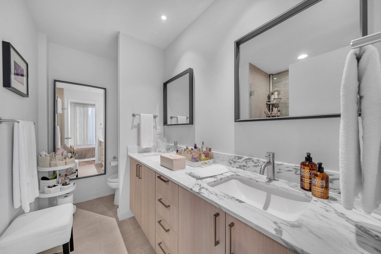 320 Ne 126th St #32 - Photo 5 of 11