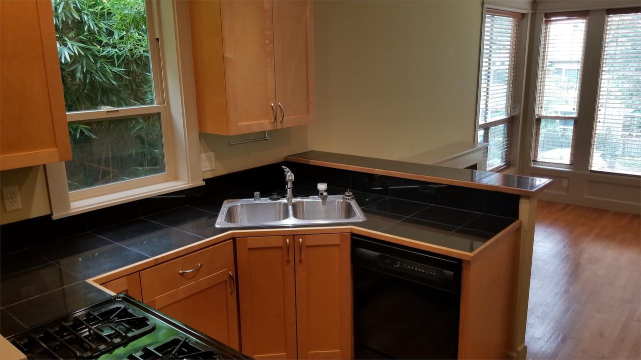 362 Aloha St #1 - Photo 5 of 19