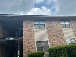 featured image of 2406 Oakhurst Dr