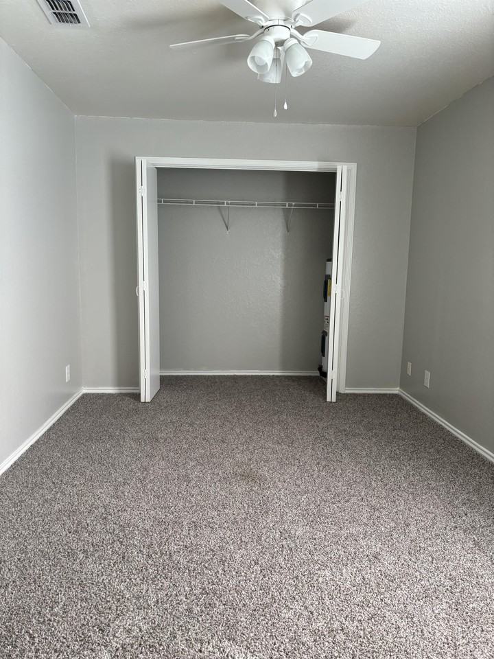 902 S Loop 499- S-6 #S6 - Photo 5 of 23