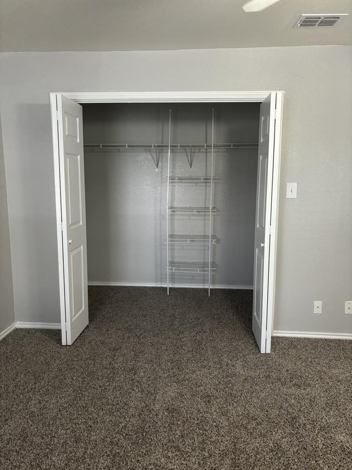 902 S Loop 499- S-6 #S6 - Photo 6 of 23