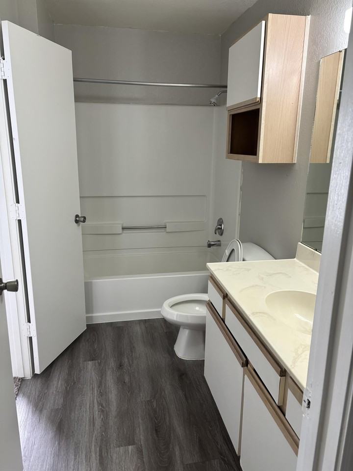 902 S Loop 499- S-6 #S6 - Photo 7 of 23