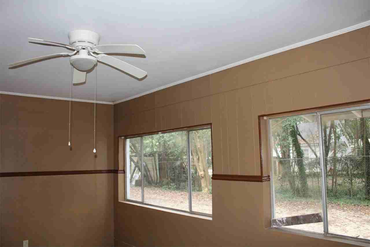 921 W 4th AveApt B (Downstairs) - Photo 2 of 6