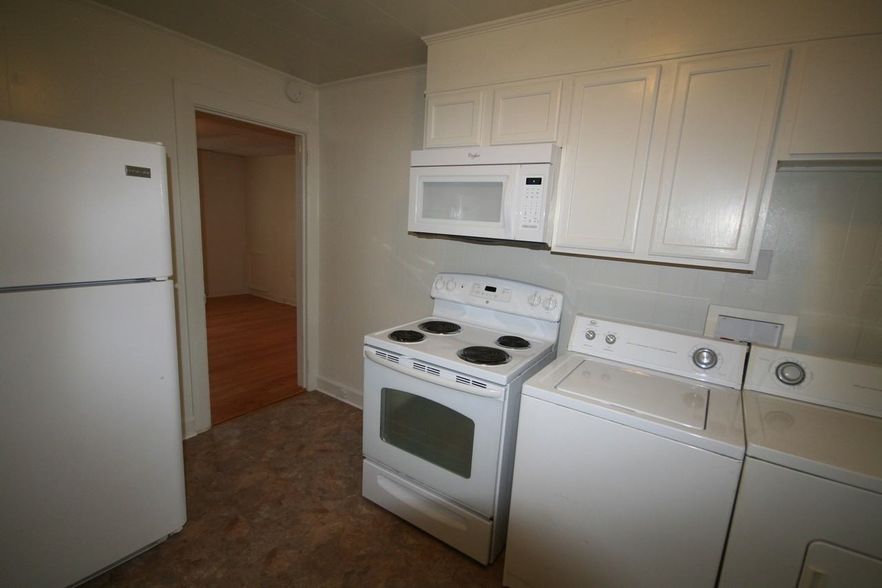 2103 Elmwood Ave - Photo 5 of 11