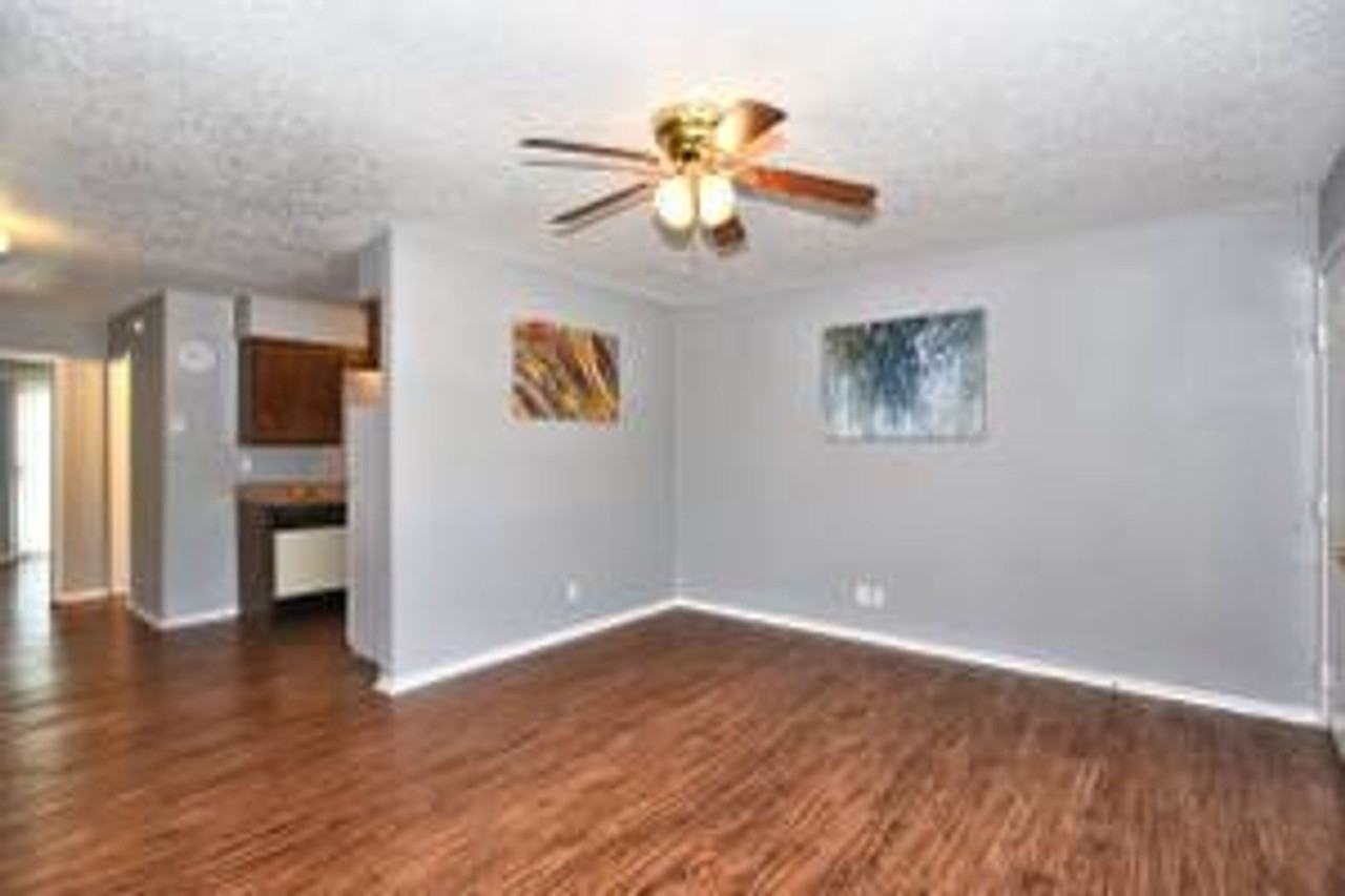 South Point Apartments - Photo 5 of 10