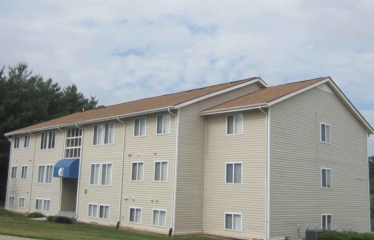 Cascades Pointe - Photo 2 of 34