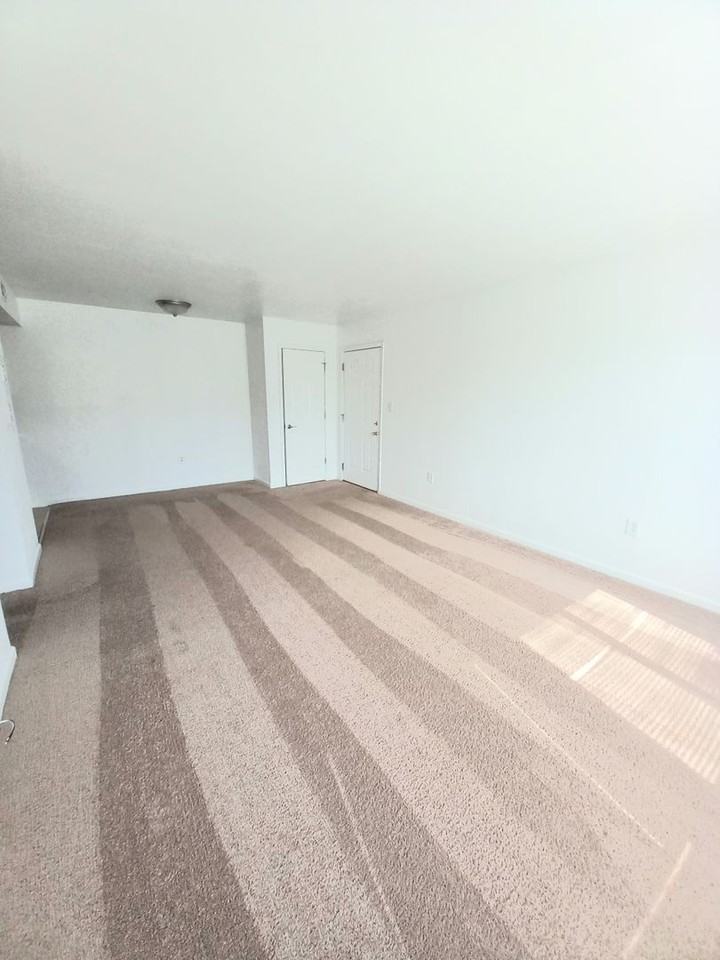 Cascades Pointe - Photo 4 of 34