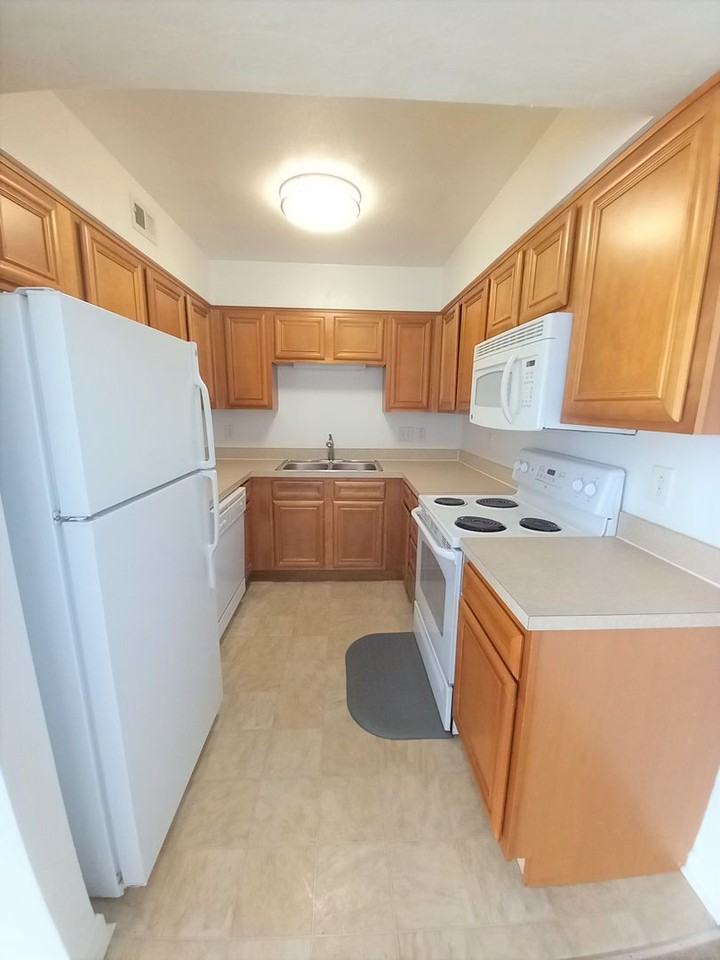 Cascades Pointe - Photo 6 of 34