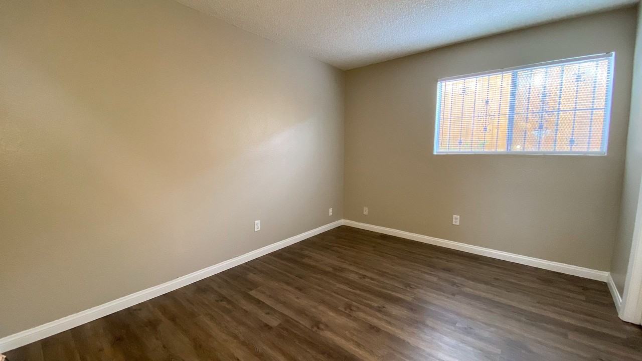 4138 50th St. - Photo 3 of 22