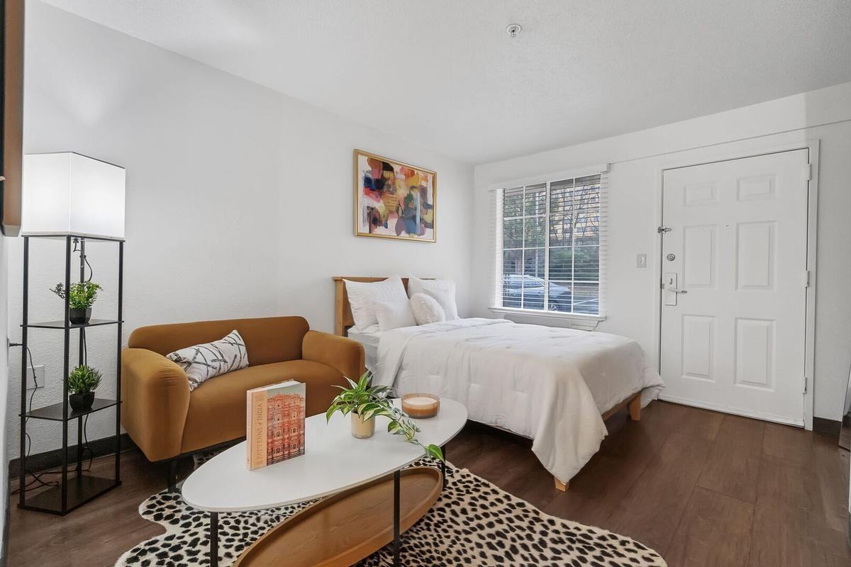 3531 Wake Forest Rd - Photo 5 of 19