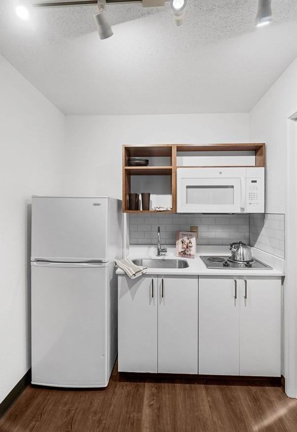 3531 Wake Forest Rd - Photo 7 of 19