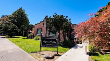 featured image of 2218 Broadway St