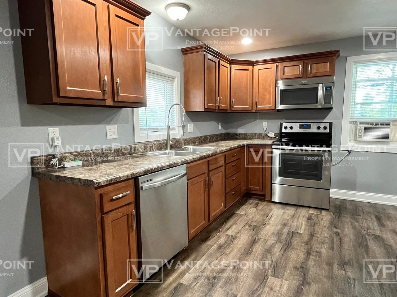 404 Broad St Uppr - Photo 2 of 10