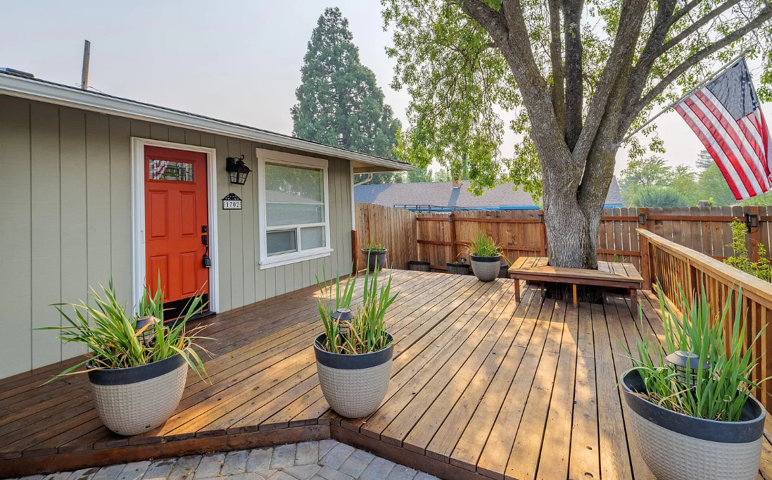 1702 Yukon Ave #1 - Photo 3 of 24