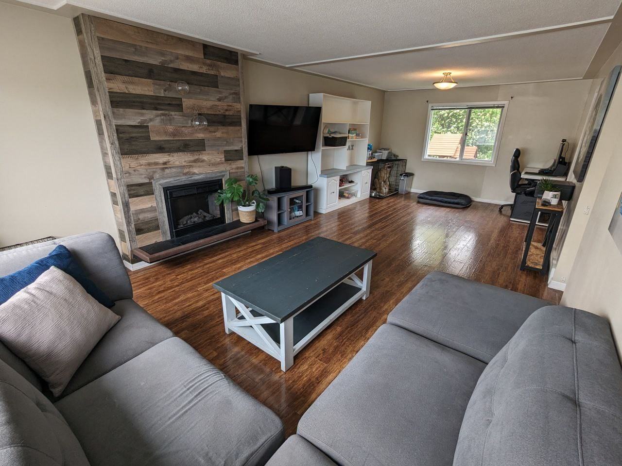 681 300-108 - 681 Vedder Crescent #A - Photo 3 of 10