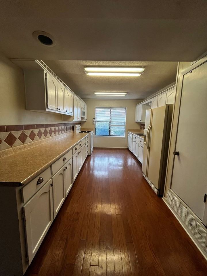 3834 Lake Ridge Dr - Photo 2 of 18