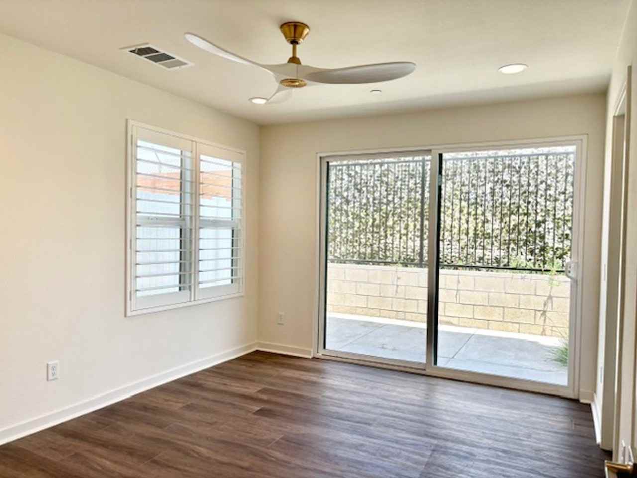 1060 Canal St - Photo 3 of 47