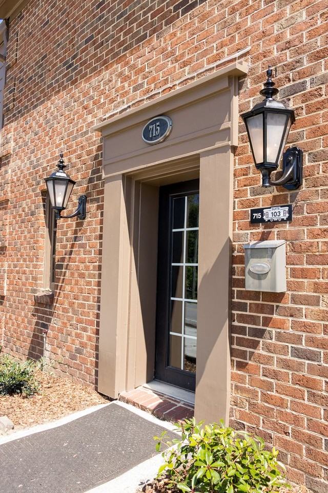 715 Mississippi Ave - Photo 2 of 13