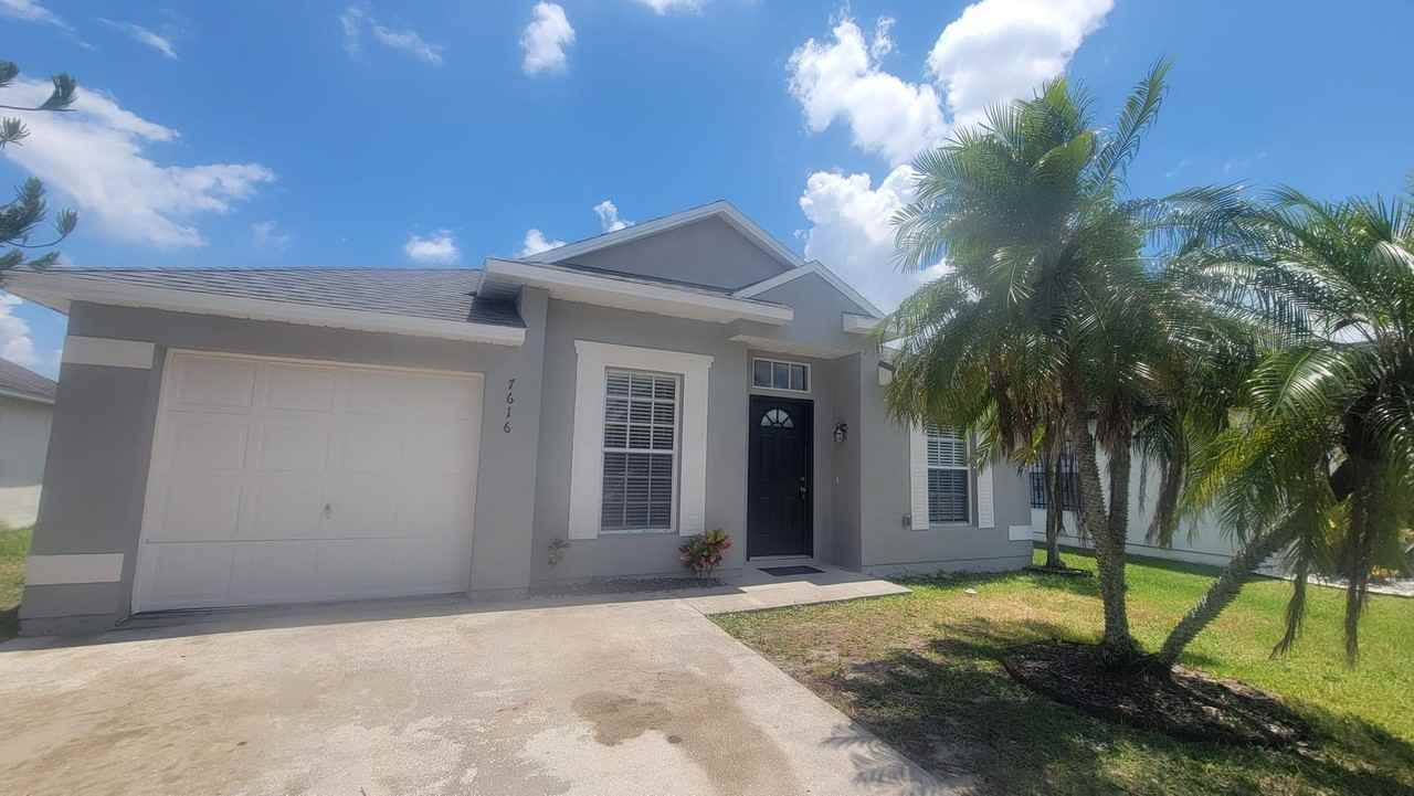 7616 Pine Nest Ct - Photo 2 of 19