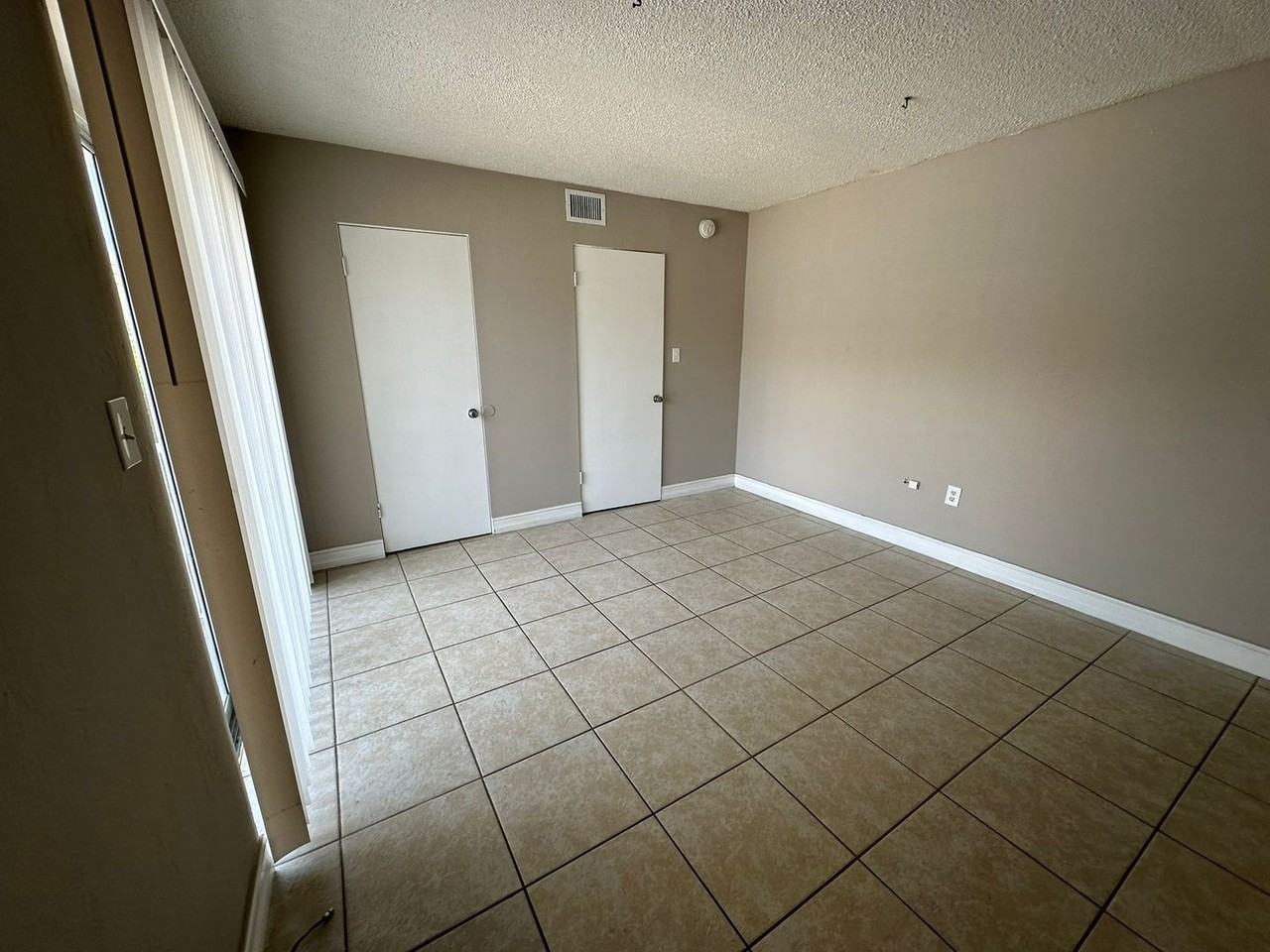 1830 Maravilla Ave #502 - Photo 7 of 50