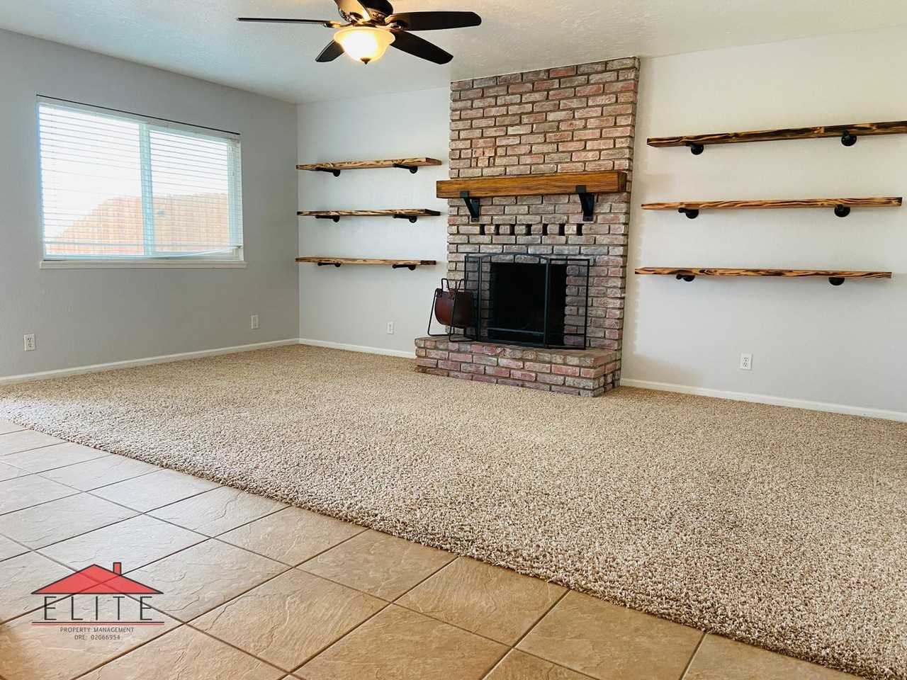 1633 S Mccall St - Photo 3 of 15