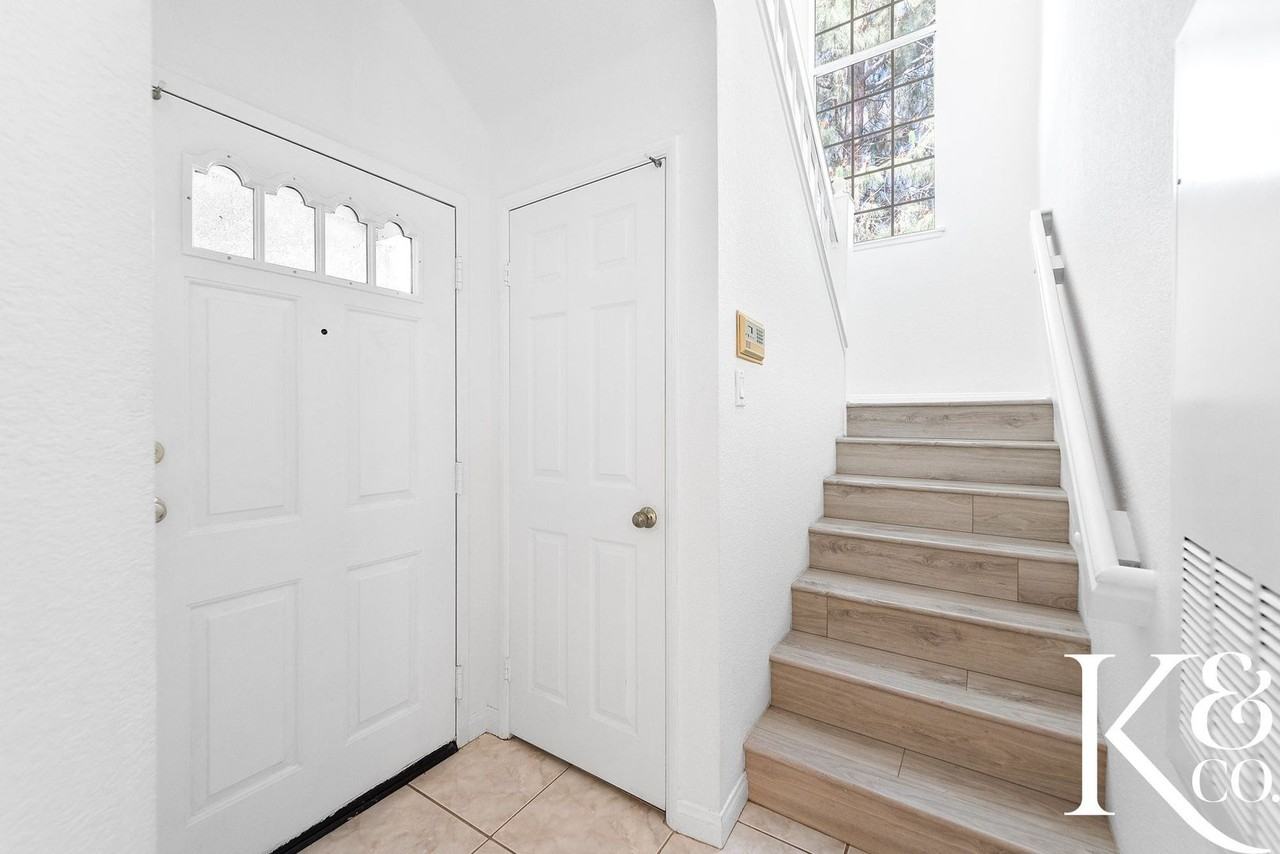 640 Indian Oak Ln #106 - Photo 3 of 31